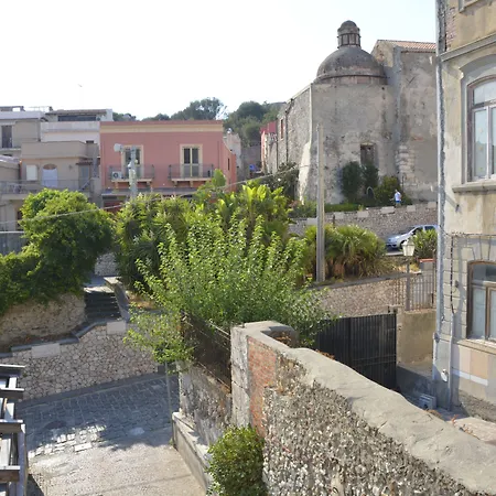 Micucco Bed & Breakfast 3*
